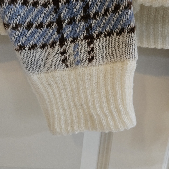 Plaid Sweater - Picture 4 of 11